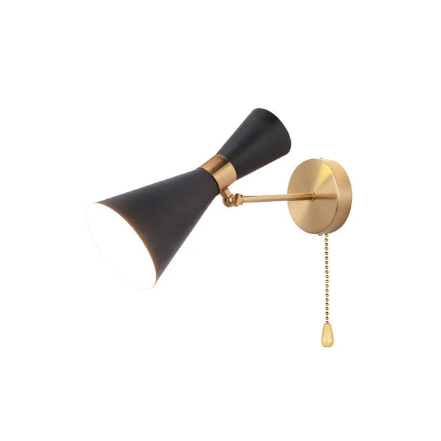 Applique murale design à led dorée avec abat-jour triangulaire - Encast