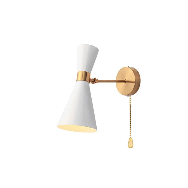 Applique murale design à led dorée avec abat-jour triangulaire - Encast