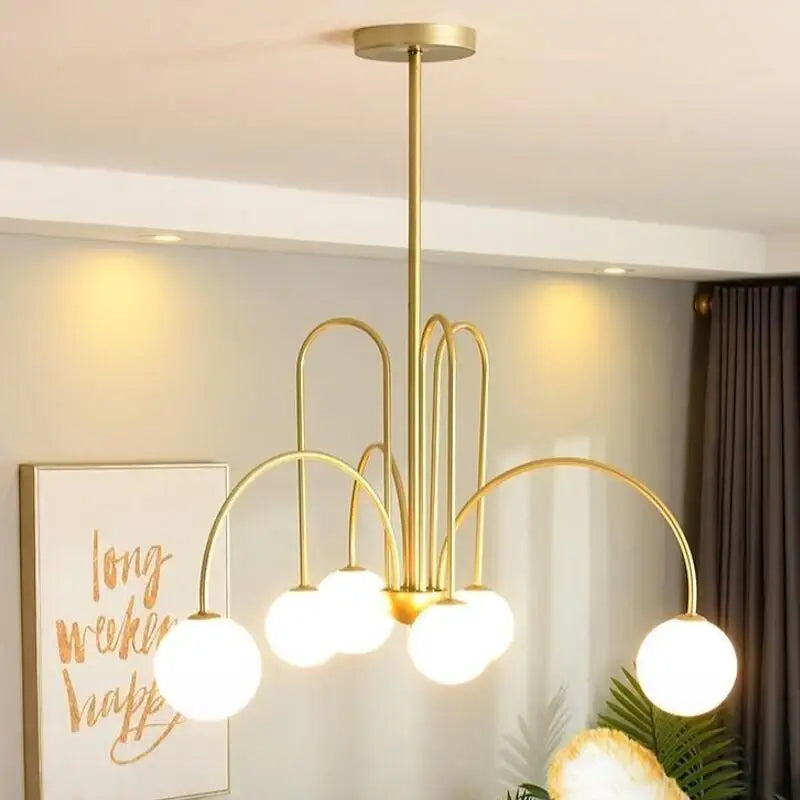 Lustre design led à branches dorées avec boules en verre - Quo