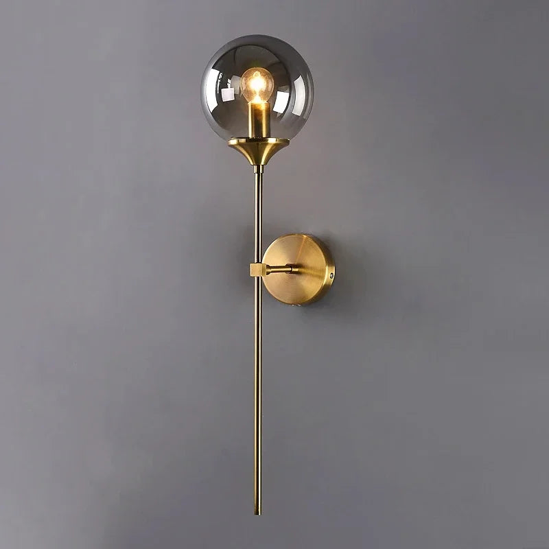 Applique murale design à led avec bras doré et boule en verre - Supra